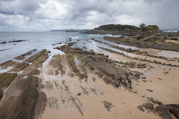 Cantabria, Santander, kaya oluşumu sahilde
