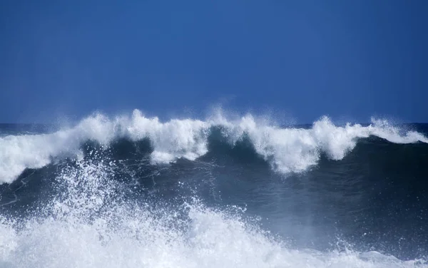 Gran Canaria, olas espumosas — Foto de Stock