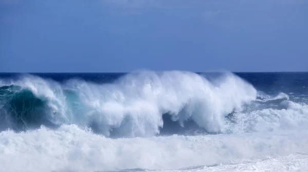 Gran Canaria, olas espumosas —  Fotos de Stock