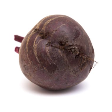 Pancar kökü beyaza izole edilmiş