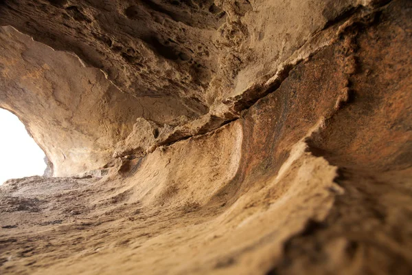 Gran Canaria, Höhle in Vulkangestein — Stockfoto