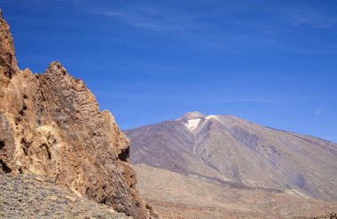 Tenerife, adanın eski zirvesi Roques Garcia
