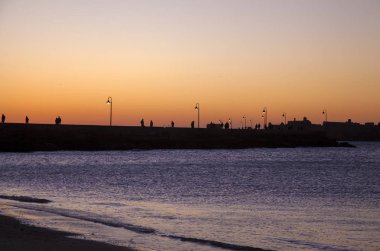 Cadiz gün batımı siluetleri