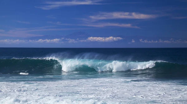 Gran Canaria, rompiendo olas — Foto de Stock