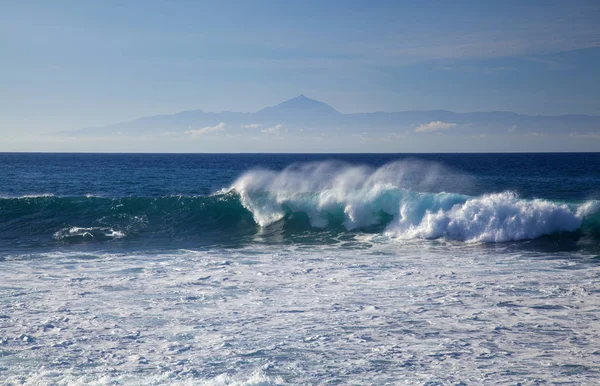 Gran Canaria, rompiendo olas — Foto de Stock