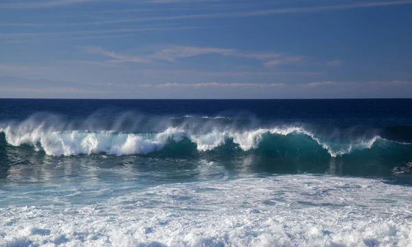 グラン・カナリア波の破壊 — ストック写真