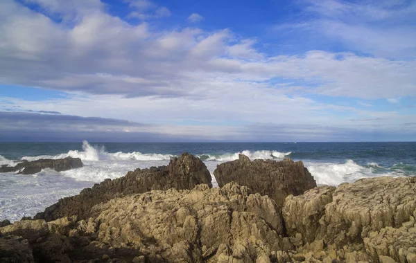 Cantabria kıyıları, fırtına — Stok fotoğraf