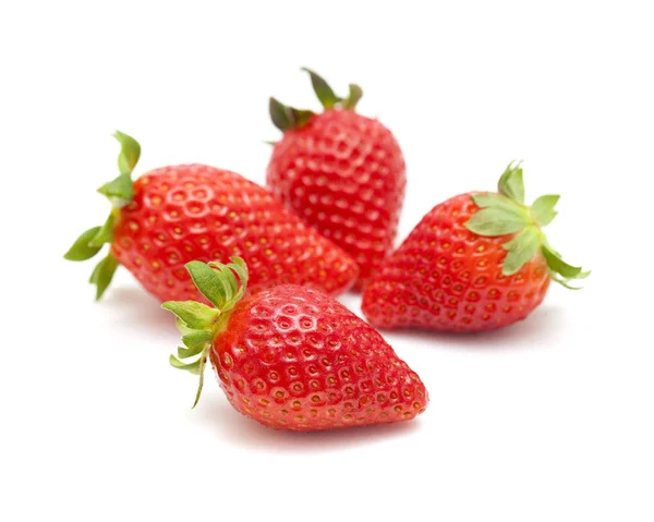Fresas rojas maduras sobre blanco —  Fotos de Stock