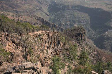 Gran Canaria, Altavista Dağı 'nın tepesinden, Azaenegue adıyla Caldera de Tejeda' ya doğru.