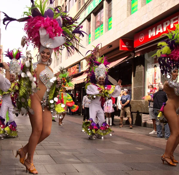 Las Palmas Spanje Februari 2020 Korte Carnavalsoptocht Gaat Door Straten — Stockfoto