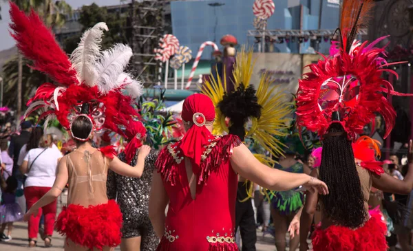 Las Palmas Spanje Februari 2020 Korte Carnavalsoptocht Gaat Door Straten — Stockfoto