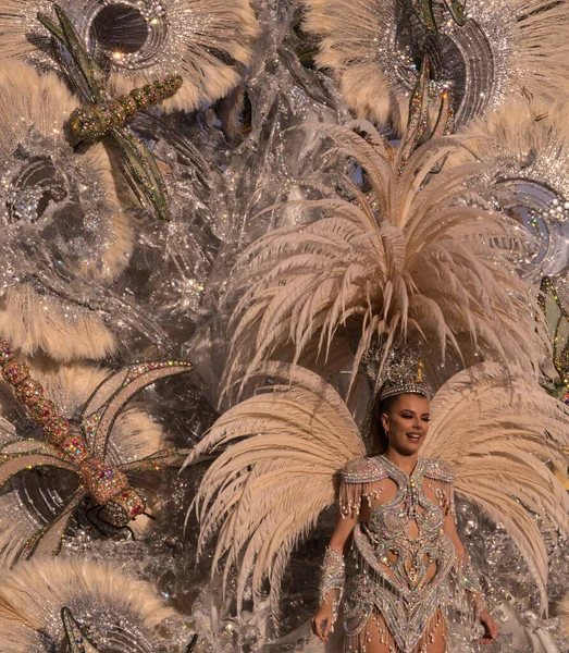 Las Palmas España Febrero 2020 Reina Del Carnaval Encabeza Desfile —  Fotos de Stock