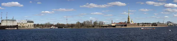 Panorama de San Petersburgo. Vista de la fortaleza de Pedro y Pablo . — Foto de Stock