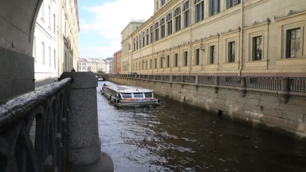Kanal kış groove St Petersburg teknede zevk — Stok video