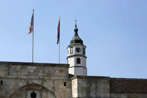 Klokkentoren in Belgrado Fort, Servië. — Stockfoto