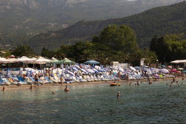 Budva, Karadağ'ın Slav Beach görünümü.