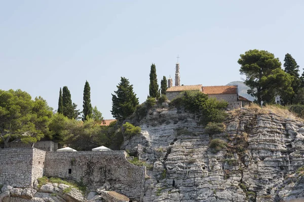 Fragment van het eiland St. Stephen aan de Adriatische kust in Montenegro — Stockfoto