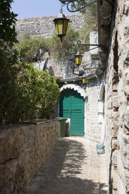 Eski şehir Budva, Karadağ sokaklarında