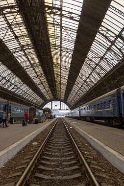 Lvov tren istasyonuna demiryolu platformu