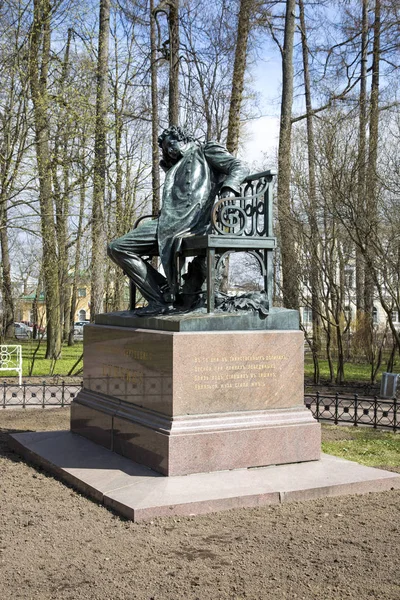 Памятник А.С. Пушкину в Царском Селе — стоковое фото