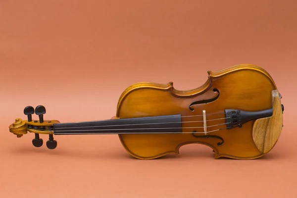 Instrumento Musical Violino Sobre Fundo Marrom — Fotografia de Stock