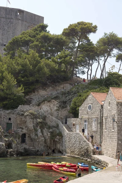 Dubrovnik Kroatië Augustus 2017 Toeristen Een Wandeling Oude Stad — Stockfoto