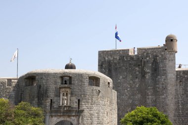 Dubrovnik, Hırvatistan - 06 Ağustos 2017: Kale duvarları eski şehrin