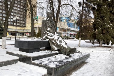 Kursk, Rusya - 12 Ocak 2020: Rus Sovyet besteci, piyanist ve halk figürü G.V. Kursk şehrinde Sviridov