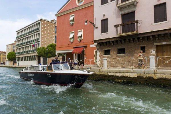 Venice, Italy - August 22, 2019: Water gendarmerie on a boat pat — Stock Photo, Image