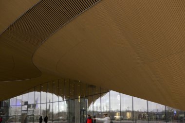 Helsinki, Finlandiya - 17 Ocak 2020: Helsinki Merkez Kütüphanesi Oodi Binası