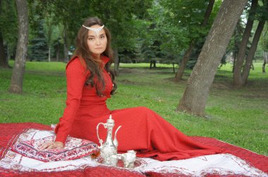 Doğu görünüm genç kadın