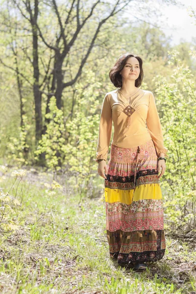 Doğu görünüm genç kadın