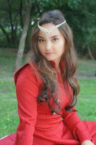 Doğu görünüm genç kadın