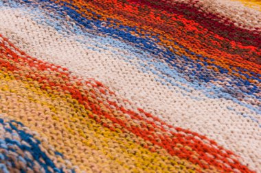 çizgili renkli yün doku