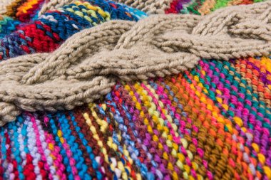 çizgili renkli yün doku
