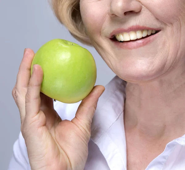 Краса Жінка з яблуком Ліцензійні Стокові Фото