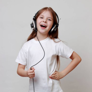 Kulaklık şarkı küçük kız moda