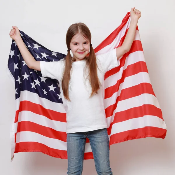 Κοριτσάκι Και Αμερικανική Σημαία — Φωτογραφία Αρχείου