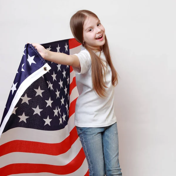 Klein Meisje Amerikaanse Vlag — Stockfoto