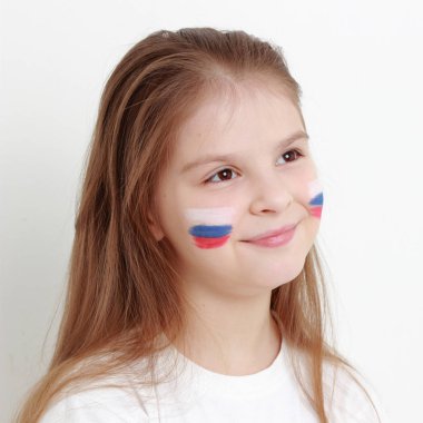 Gülen mutlu küçük kız Rus bayrağı simgesi olan