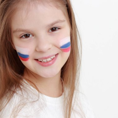 Gülen mutlu küçük kız Rus bayrağı simgesi olan