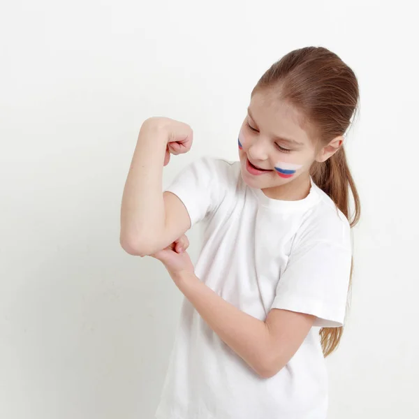 Sonriente Niña Feliz Con Símbolo Bandera Rusa —  Fotos de Stock