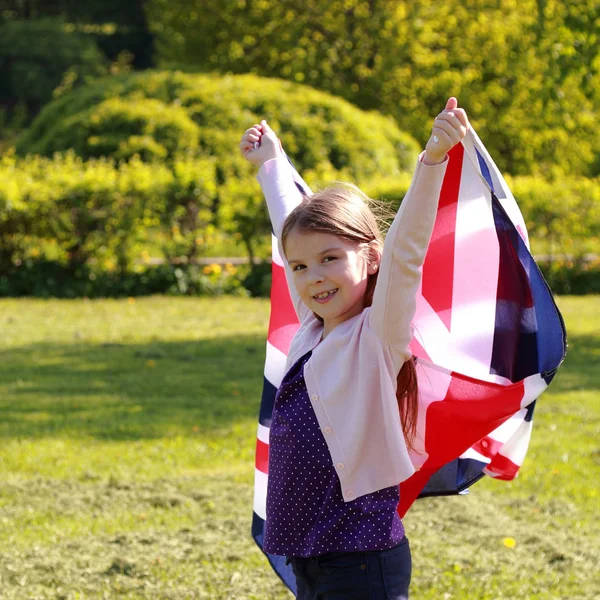 Bella Bambina Che Tiene Bandiera Mano — Foto Stock