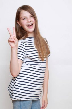 Çok güzel çocuk poz