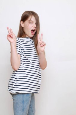 Çok güzel çocuk poz