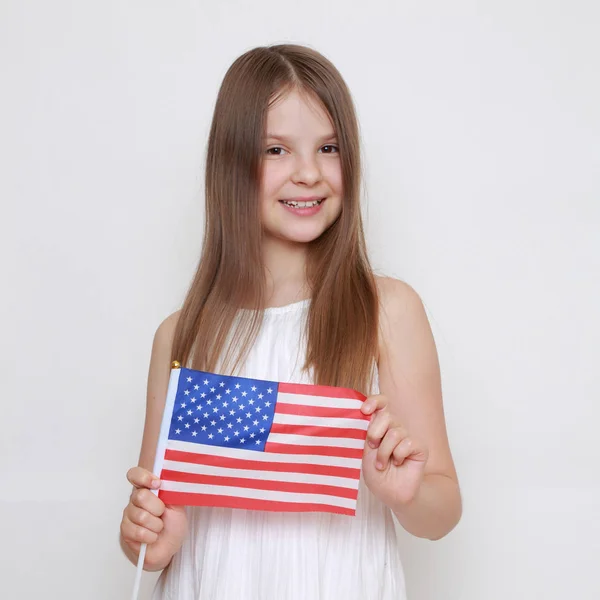 Liten Flicka Holding Usa Flaggan Studio — Stockfoto