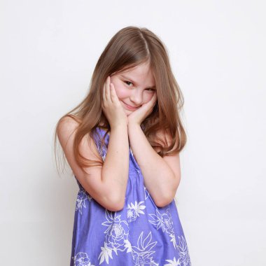 Stüdyo imge-in duygusal küçük kız