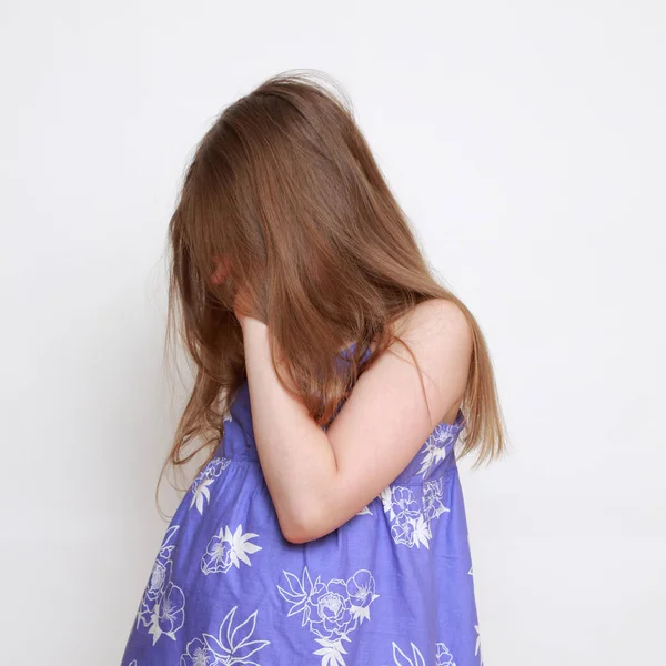 Stüdyo imge-in duygusal küçük kız