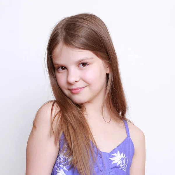 Duygusal küçük kızın sevimli portresi