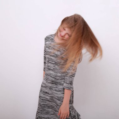 Beyaz küçük kız stüdyo portre